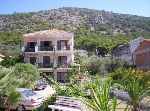Poseidonion "Patra'S" Apartments Patra מראה חיצוני תמונה
